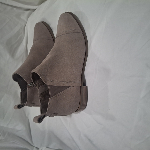 Toms Gray Ankle Boots with Elastic Panels - Picture 2 of 12